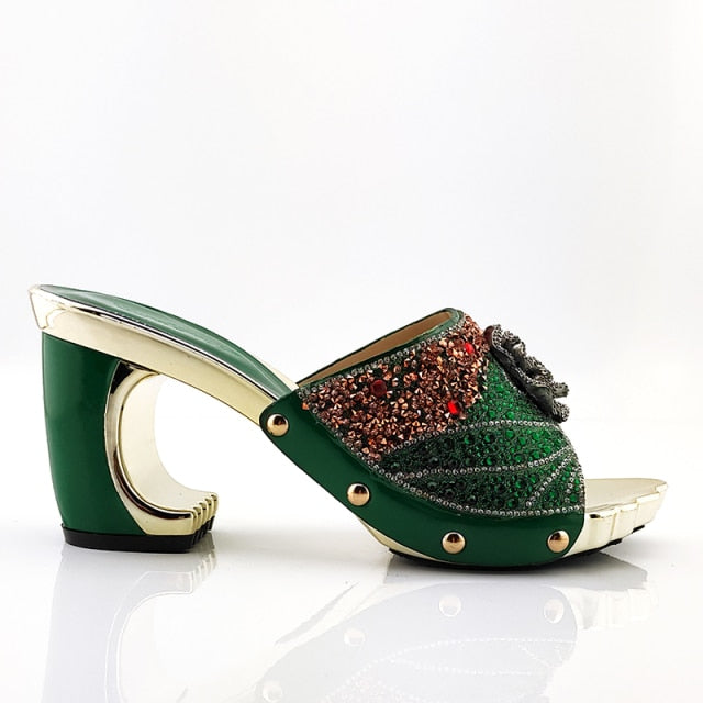 QSGFC New Arrival Fashionable Italian Shoes and Bag Sets Silver Color Women&#39;s Wedding Special Appliques for African Lady Sandals