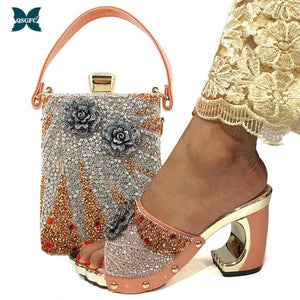 QSGFC New Arrival Fashionable Italian Shoes and Bag Sets Silver Color Women&#39;s Wedding Special Appliques for African Lady Sandals