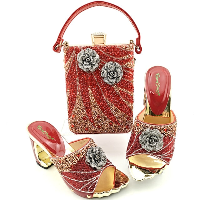 QSGFC New Arrival Fashionable Italian Shoes and Bag Sets Silver Color Women&#39;s Wedding Special Appliques for African Lady Sandals
